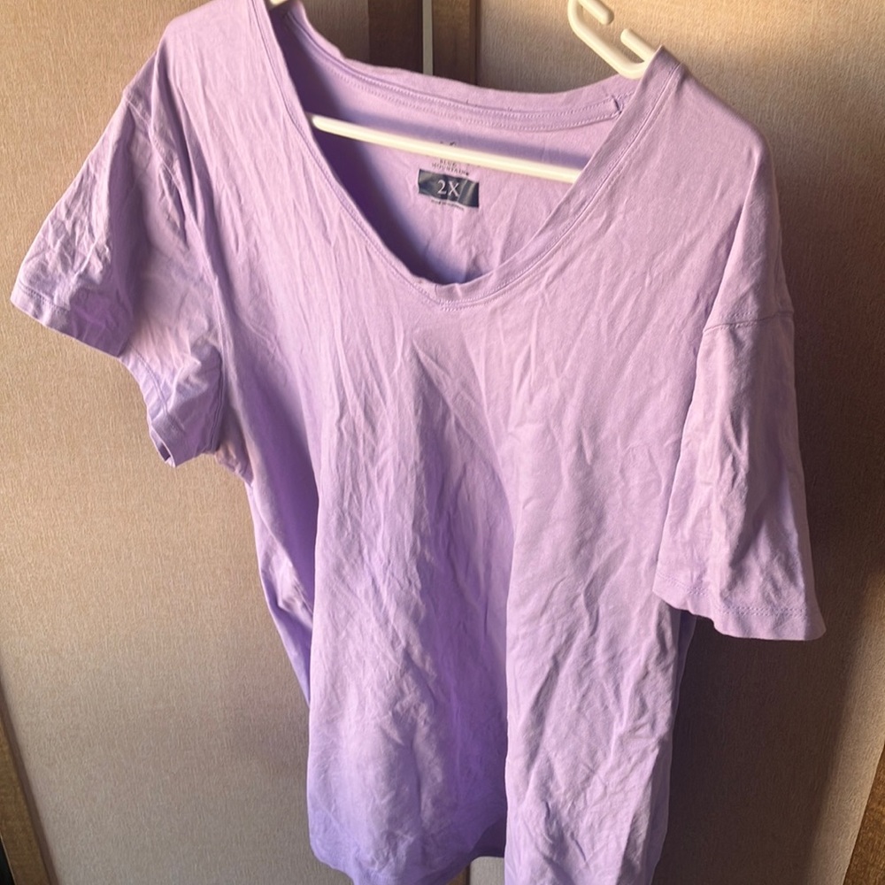 FINAL MARKDOWN 2X blue mountain Women's Lavender Short Sleeve Tee